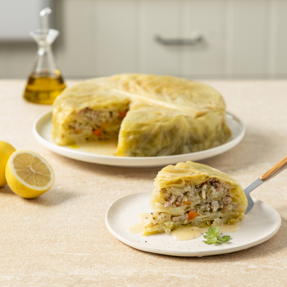 Λαχανοντολμάς γεμιστός με λαχανόρυζο και κιμά