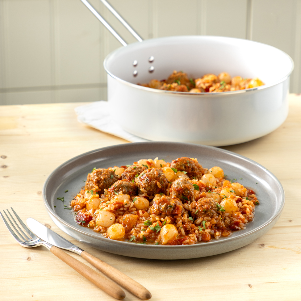 Φυτικά κεφτεδάκια με ρύζι με κρεμμυδάκια στρογγυλά