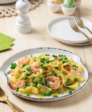 Παπαρδέλες με αρακά, γαρίδες και δυόσμο