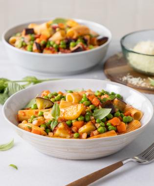 rigatoni me araka me melitzanes